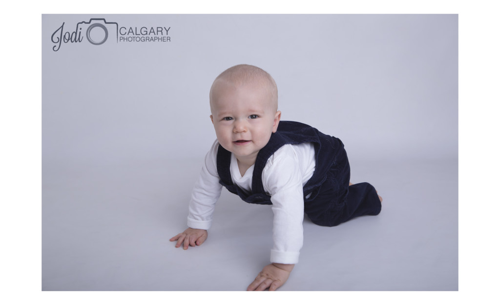 Calgary photographers with 10year experience photographing families, weddings and business headshots. South Calgary Studio.  All packages include edited digital images